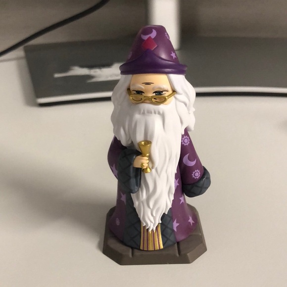 POP MART Harry Potter and the Sorcerers Stone Mini Figure Dumbledore - Picture 1 of 2
